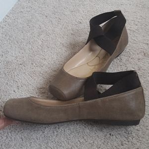 Jessica Simpson ballet shoes